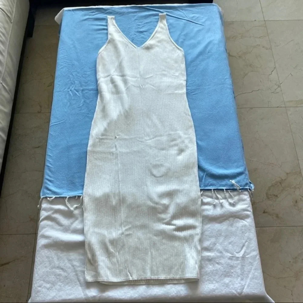 Dress H&M white V neck L under knees